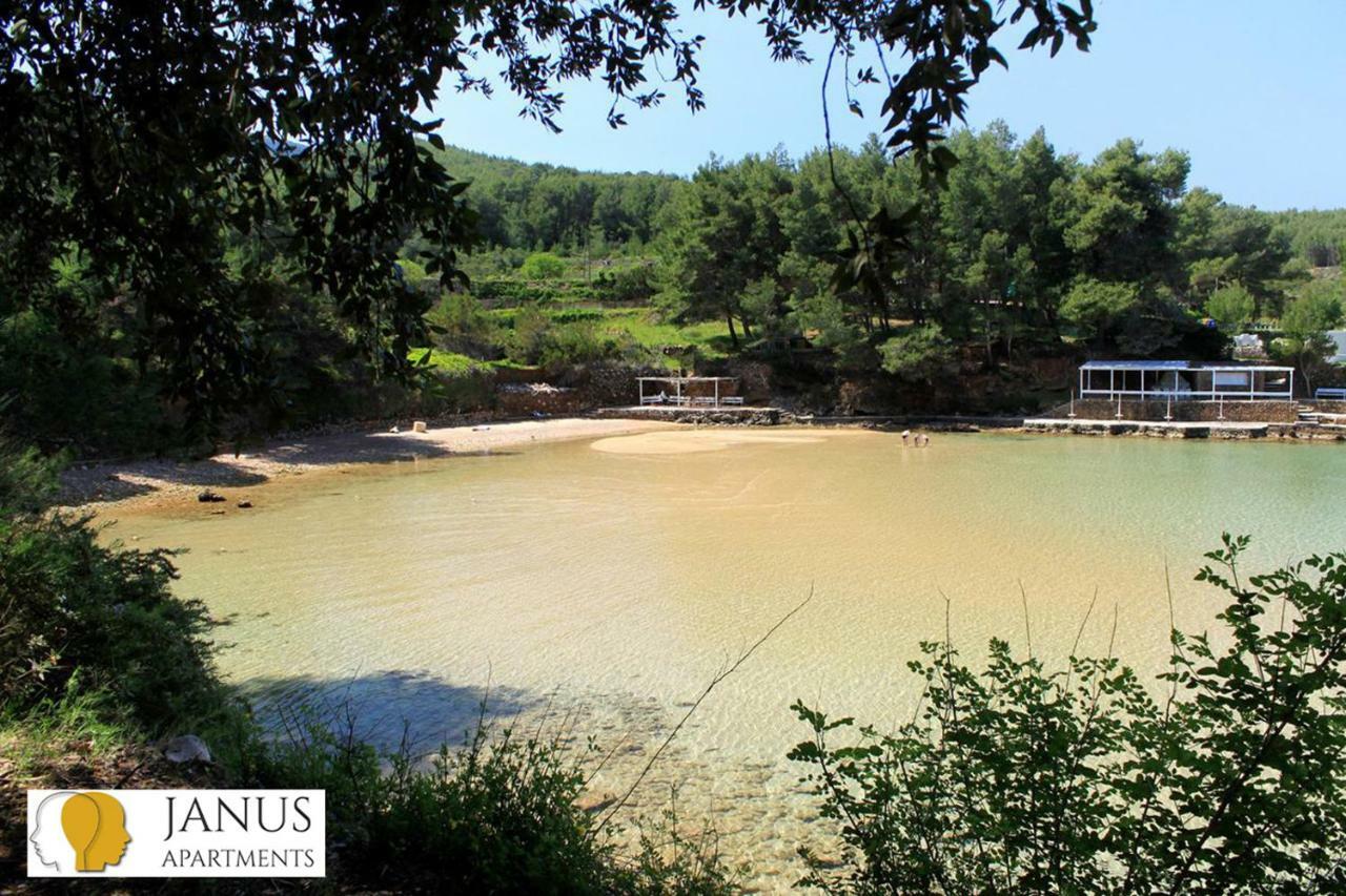 Janus Apartments Jelsa  Kültér fotó